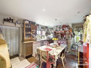 Kitchen/Breakfast Room- click for photo gallery